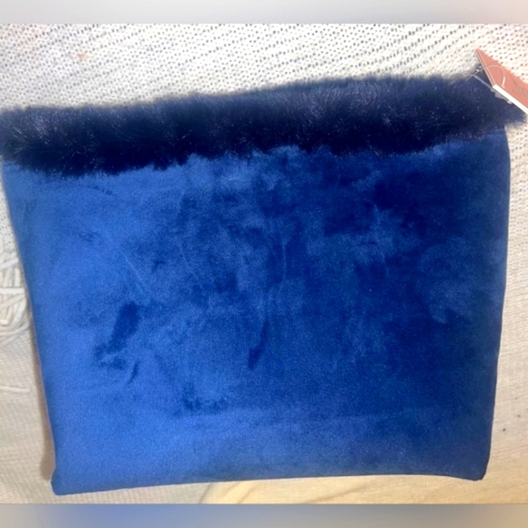 Juicy Couture Velour Cosmetic Bag  "JUICY" in Silver Rhinestones - Picture 3 of 3